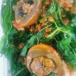 กะเพราไข่เยี่ยวม้า