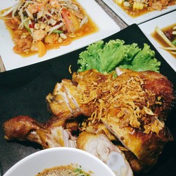 ไก่ย่างรวมครึ่งตัว
