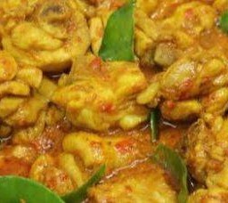 แกงคั่วไก่ใส่ใบลา