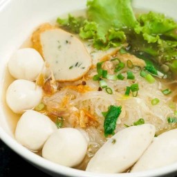 หง บะหมี่เกี๊ยว หมูแดงฮ่องกง วุฒากาศ