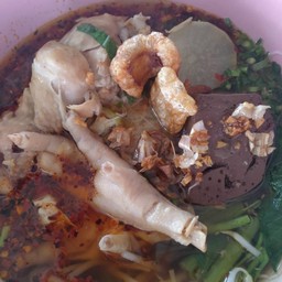ก๋วยเตี๋ยวไก่ตุ๋น