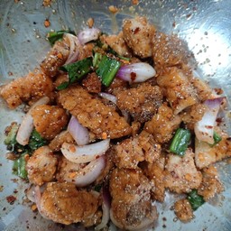 ยำไก่แซ่บ แซ่บ