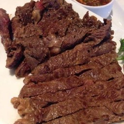 เนื้อย่างน้ำจิ้มแจ่ว