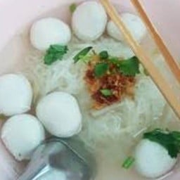 เส้นเล็ก ลูกชิ้น