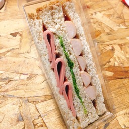 ไส้กรอก+โบโลน่า