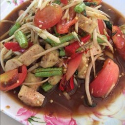 ส้มตำไทยหมูยอ