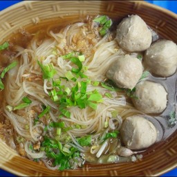 ก๋วยเตี๋ยวลูกชิ้นแชมป์เนื้อ