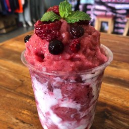 ยายฝน ตามสั่งผลไม้สดปั่น