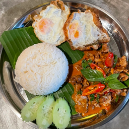 (ถาด)ข้าวผัดพริกเผาโหระพาหมู