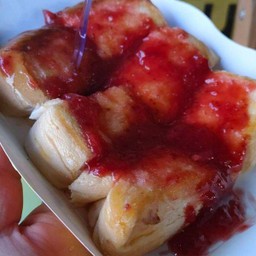 ขนมปังแยมสตอร์เบอร์รี่