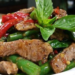 ผัดพริกสดโหรพาราดข้าว