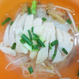 ก๋วยเตี๋ยวไก่น้ำใส