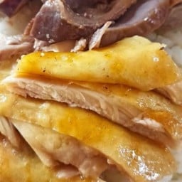 ข้าวมันไก่ศาลปู่ดำ - หัวรอ