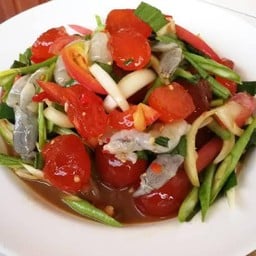 ยำไข่แดงกุ้งสด
