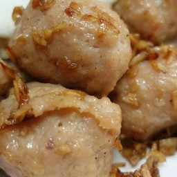 ข้าวราดหมูเด้งกระเทียม+ไข่ดาว1ฟองทอด