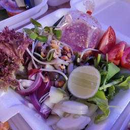 ยำเห็ดหมูสับ