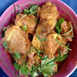 คั่วกระดูกอ่อนหมู