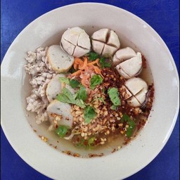 ร้านกะเตี๋ยวบ้านเอื้อวัดนครตึก8