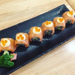 แซลมอนโรล