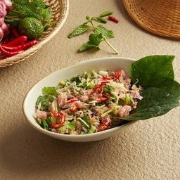 ยำแหนมสด