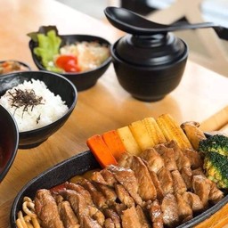 ชุดสเต็กหมู