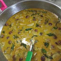 แกงเขียวหวานไก่ (กับข้าว)