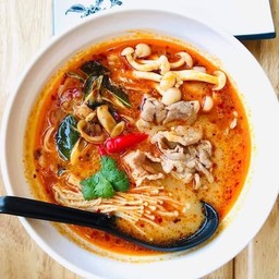 ราเมงต้มยำหมูชาบู