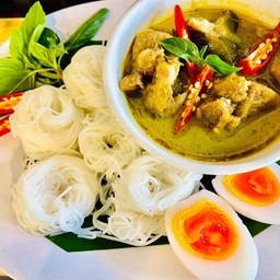 ขนมจีนแกงเขียวหวาน+ไข่ยางมะตูม