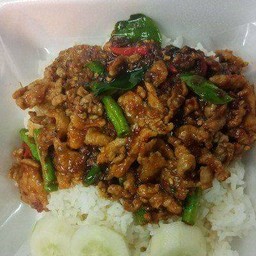 ข้าวพริกแกงเนื้อ
