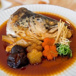 หัวปลาแซลมอนต้มซีอิ๊ว