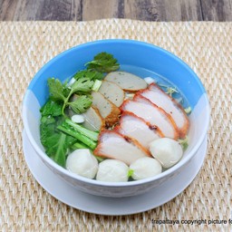เกาเหลาลูกชิ้นปลาหมูแดง