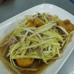 กู๋ใช่ขาวผัดเต้าหู้หมูสับ