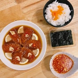 BingSushi (ร้านนั่งทานข้างชักธง)