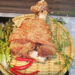 หางหมูอบโอ่งนายพัน