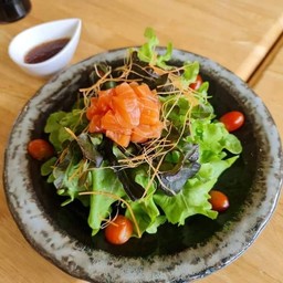 สลัดแซลมอน