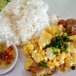ข้าวเนื้อหมักไข่