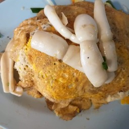 ผัดไทยปลาหมึกพิเศษ