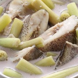 ปลานิลต้มกะทิสายบัว