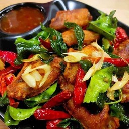 ปีกไก่ทอดสมุนไพร