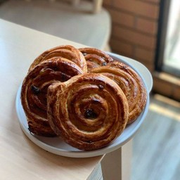 Sultana butter croissant