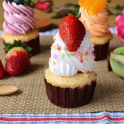 คัพเค้กสตอเบอรี่ (Strawberry Cupcake)