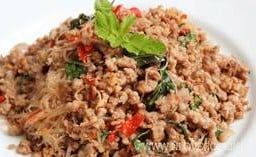 วุ้นเส้นผัดกะเพรา