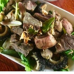 ลวกจิ้มเครื่องในเนื้อ