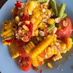 ตำข้าวโพดไทยใส่ไข่เค็ม