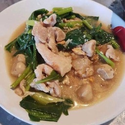 ราดหน้าหมูชิ้น