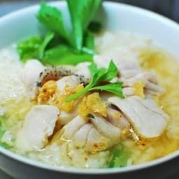 ข้าวต้มปลา Porridge with fish