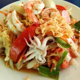 ส้มตำ ยำแซ่บนัว