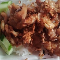 สวัสดีข้าวหมูกระเทียม ปัง ปัง