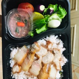 ชุดขยำน้ำพริกกะปิสามชั้นทอดน้ำปลาผักสด