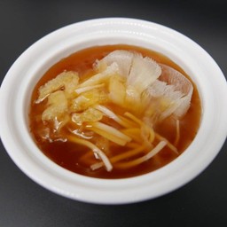ซุปข้นหูฉลามเป๋าฮื้อและกระเพาะปลา
